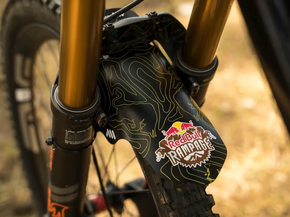All-mountain-style ALL MOUNTAIN STYLE Mudguard Red Bull Rampage White 4 All-mountain-style ALL MOUNTAIN STYLE Mudguard Red Bull Rampage White - Billede 4