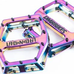 DMR Bikes DMR Vault Lacon Pedal – Oil Slick -Crankbrothers Salgsbutik 668acc19 cffa 42a7 9cfd a8eb00e16e6b 4000x1375 scaled e1601307972458