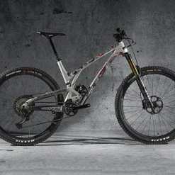 DyedBro Chainsaw Rammefolie – Sort / Rød -Crankbrothers Salgsbutik 70I2566 1024x1024@2x