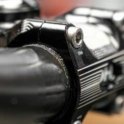 Peaty's Peaty’s Max Grip Carbon Fedt 75 Gr. 7 Peaty's Peaty’s Max Grip Carbon Fedt 75 Gr. -Crankbrothers Salgsbutik CarbonGreaseProductImages5 2048x