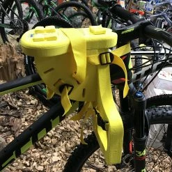 Feva Seat Feva Star Seat 2-5ÅR GUL/RØD -Crankbrothers Salgsbutik IMG 2718 e1488533094747 scaled 2