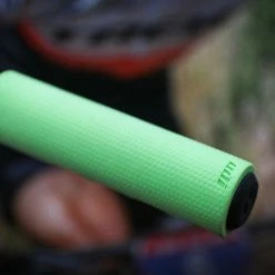 ODI Vapor Greb F-1 -Crankbrothers Salgsbutik ODI AG2 aaron gwin signature hucker grip foam interbike 201718 1